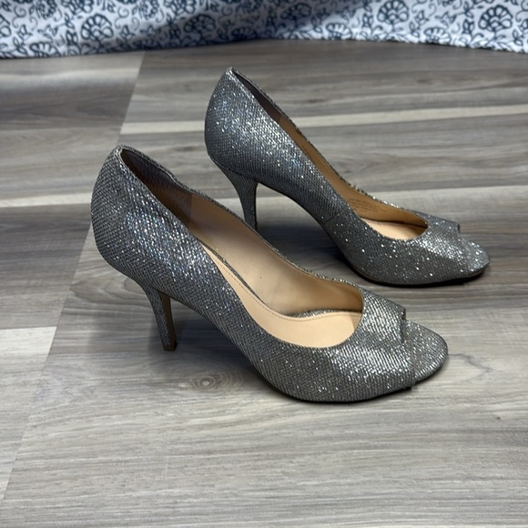 🏁 Enzo Angiolini Women's Silver Peep-Toe Heels size 8.5 - Picture 7 of 9